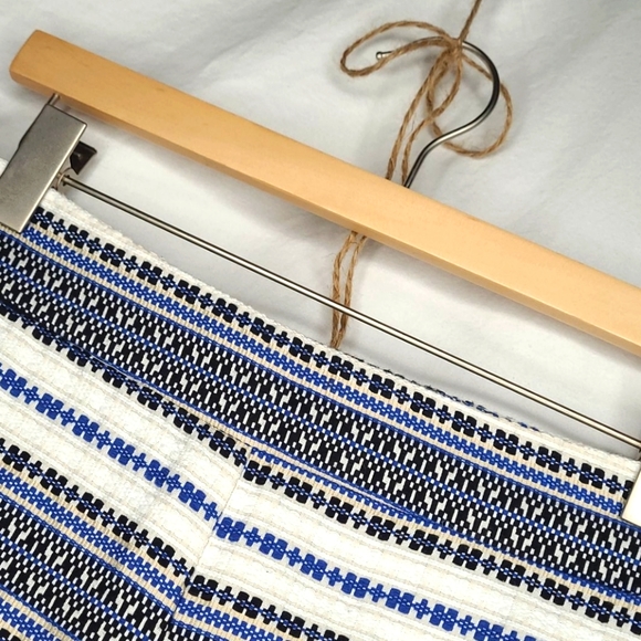 Gap Highwaisted Stripped Shorts - Picture 2 of 5